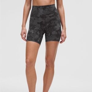 Lululemon Align High-Rise Shorts 6 in - Hidden Heritage Black Lace Multi - 8